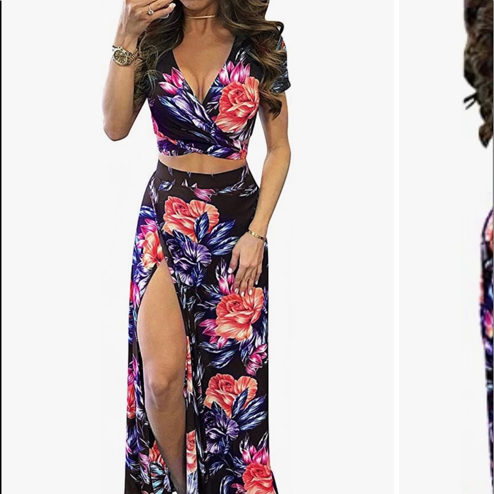 2 piece outfit crop with a side slit